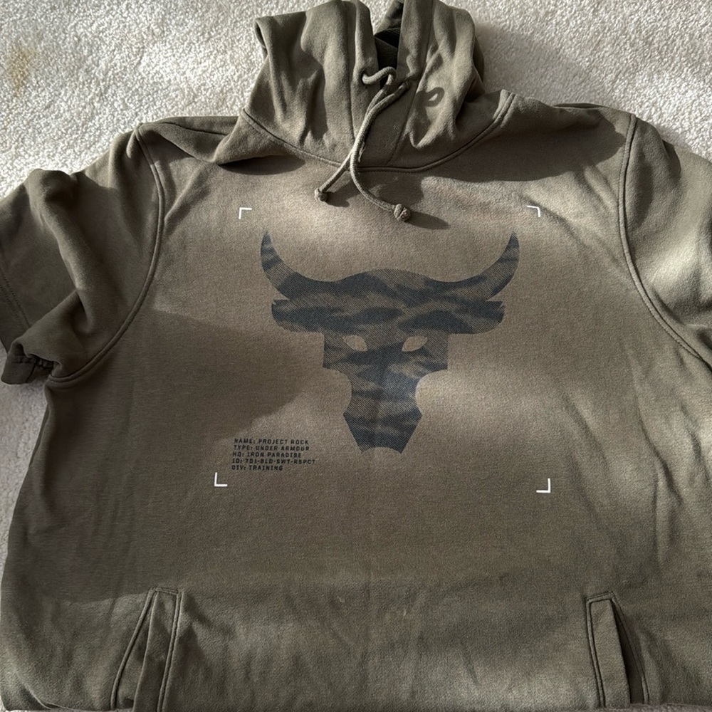 Under Armour sweatshirt